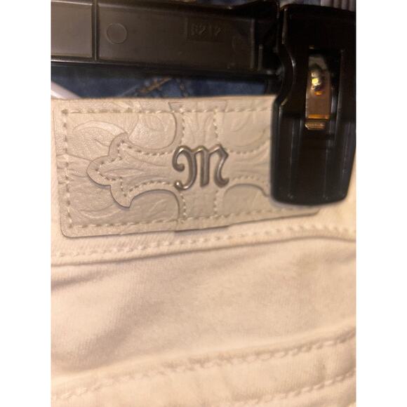 Miss Me MID-RISE bright White Flares with rhinestones pockets - Picture 10 of 12